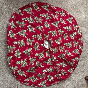 NWT April Cornell Red w/Holly Leaves & Berries Round Christmas Tree Skirt